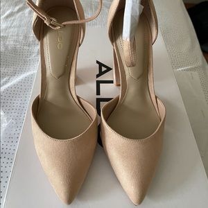 Aldo heels. Size: 5 Heel size: about 3 in.